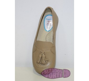 Mocasín con borla en piel camel